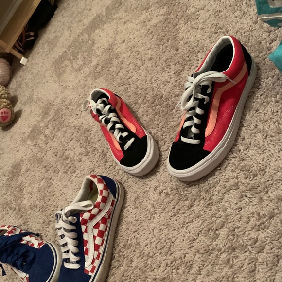 Vans - Picture 3 of 4